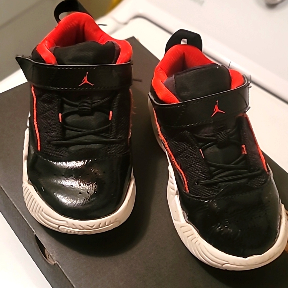 Toddler Jordan Flight sneakers size 8c